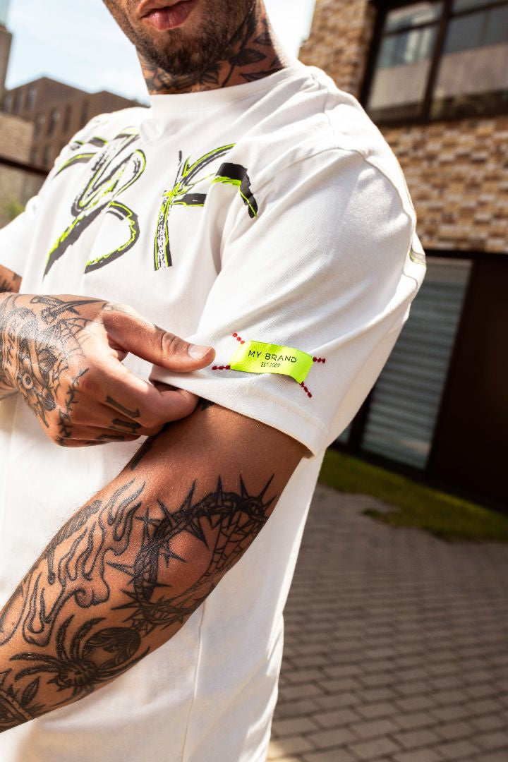 MYBRAND Signature Scribble Tee | OFF-WHITE