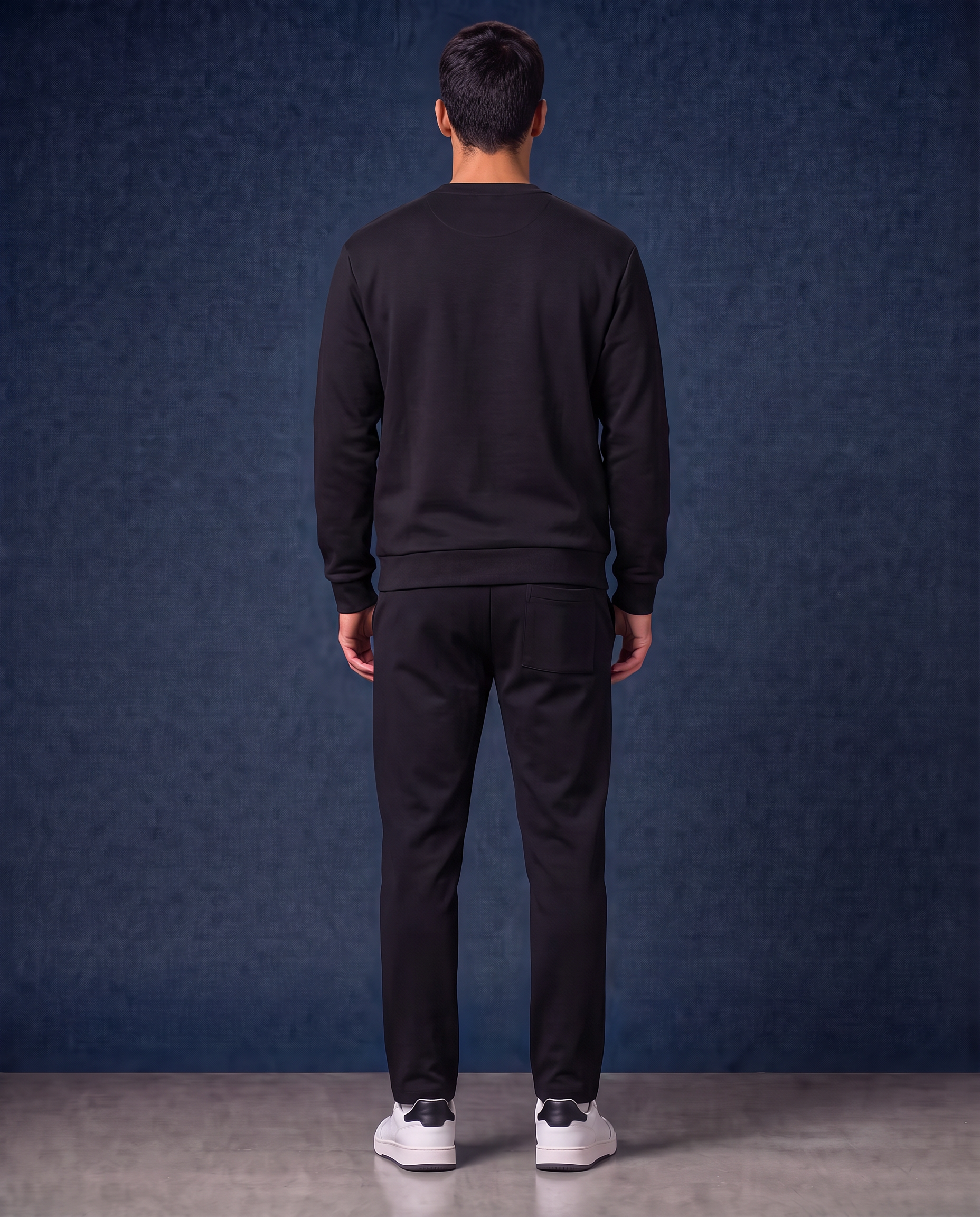 MB ESSENTIALS SWEATER | BLACK