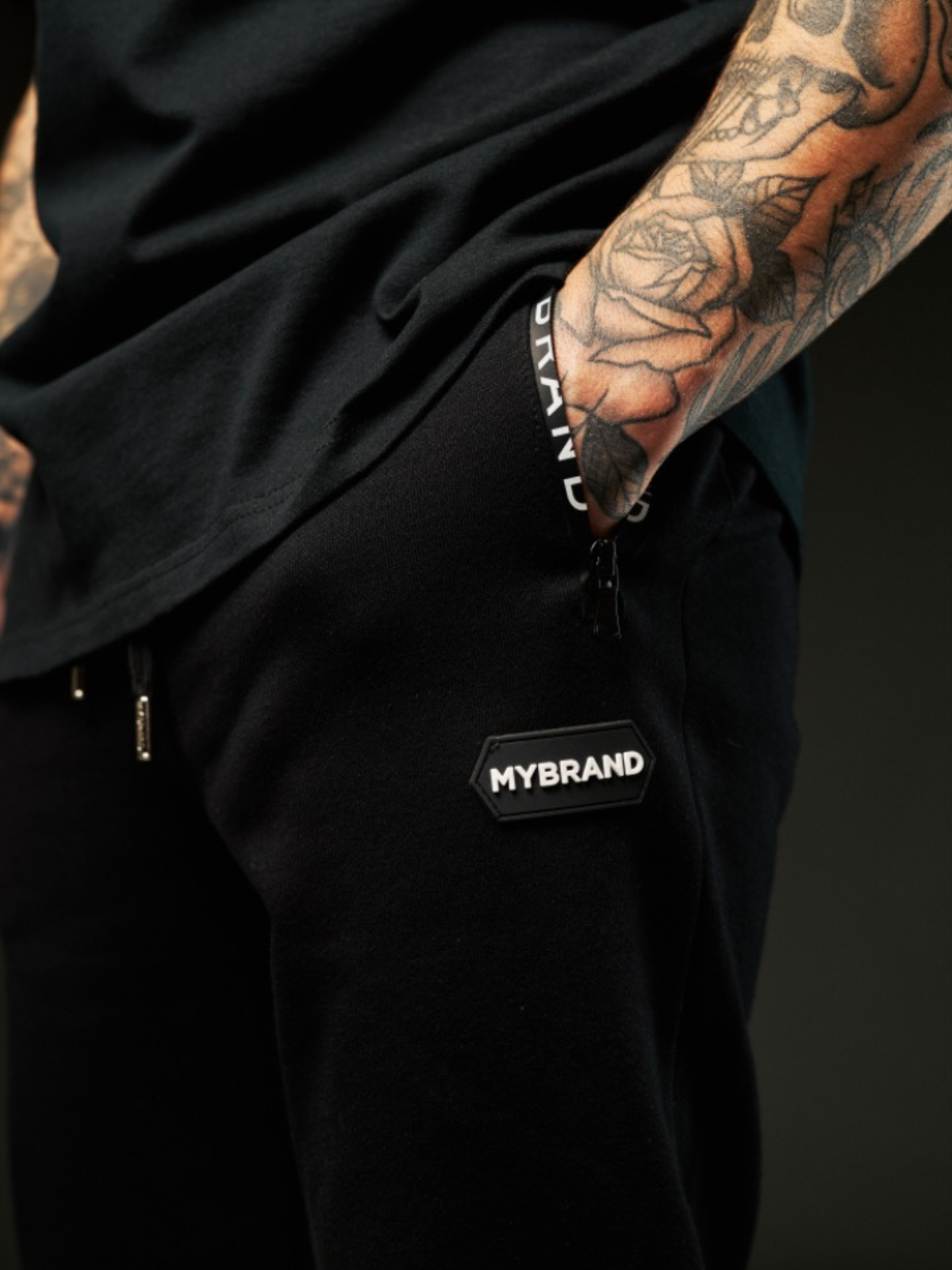 MB HEXAGON PATCH JOGGINGPAN | BLACK