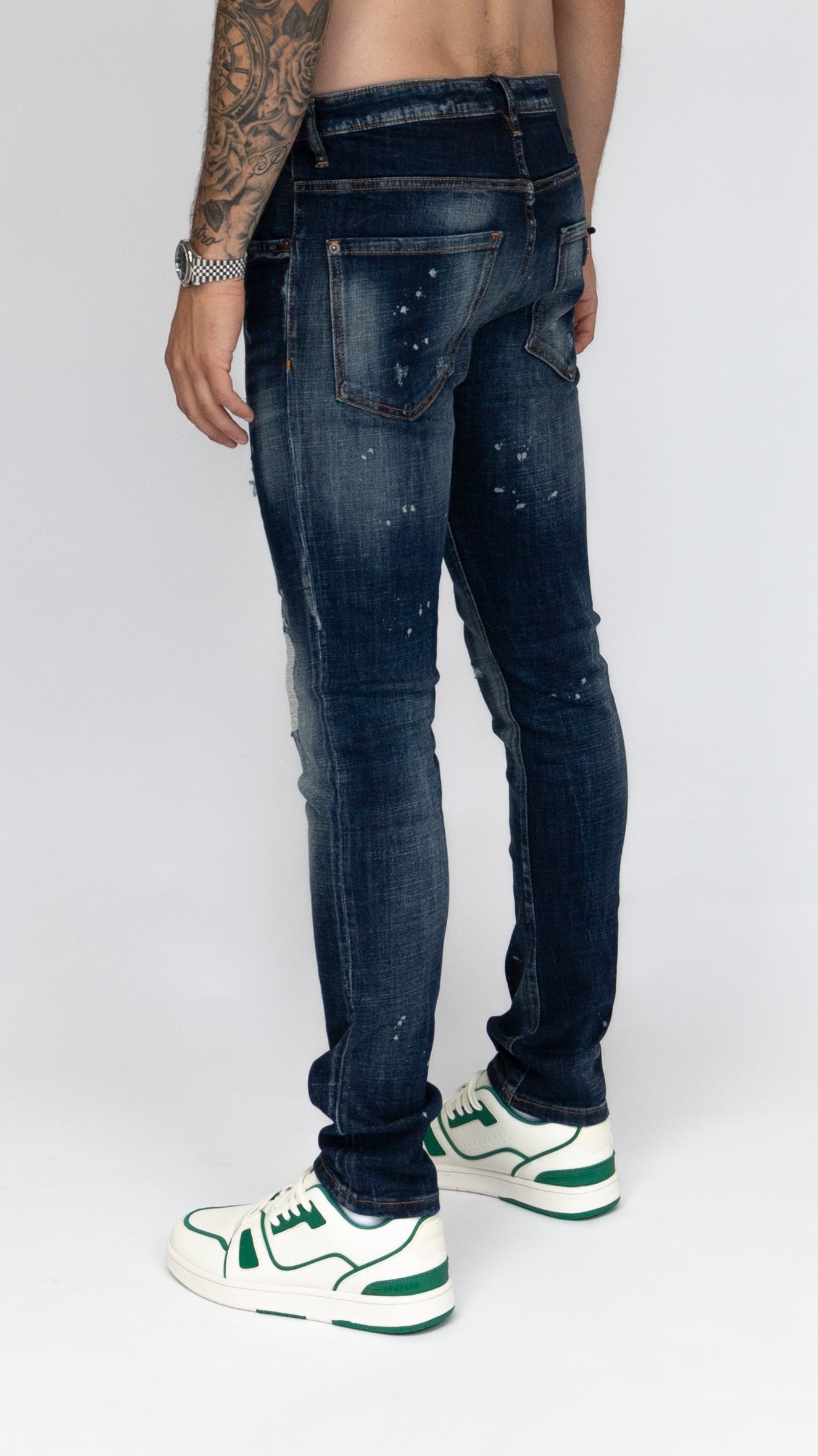 Vintage Indigo Torn Jeans | DENIM