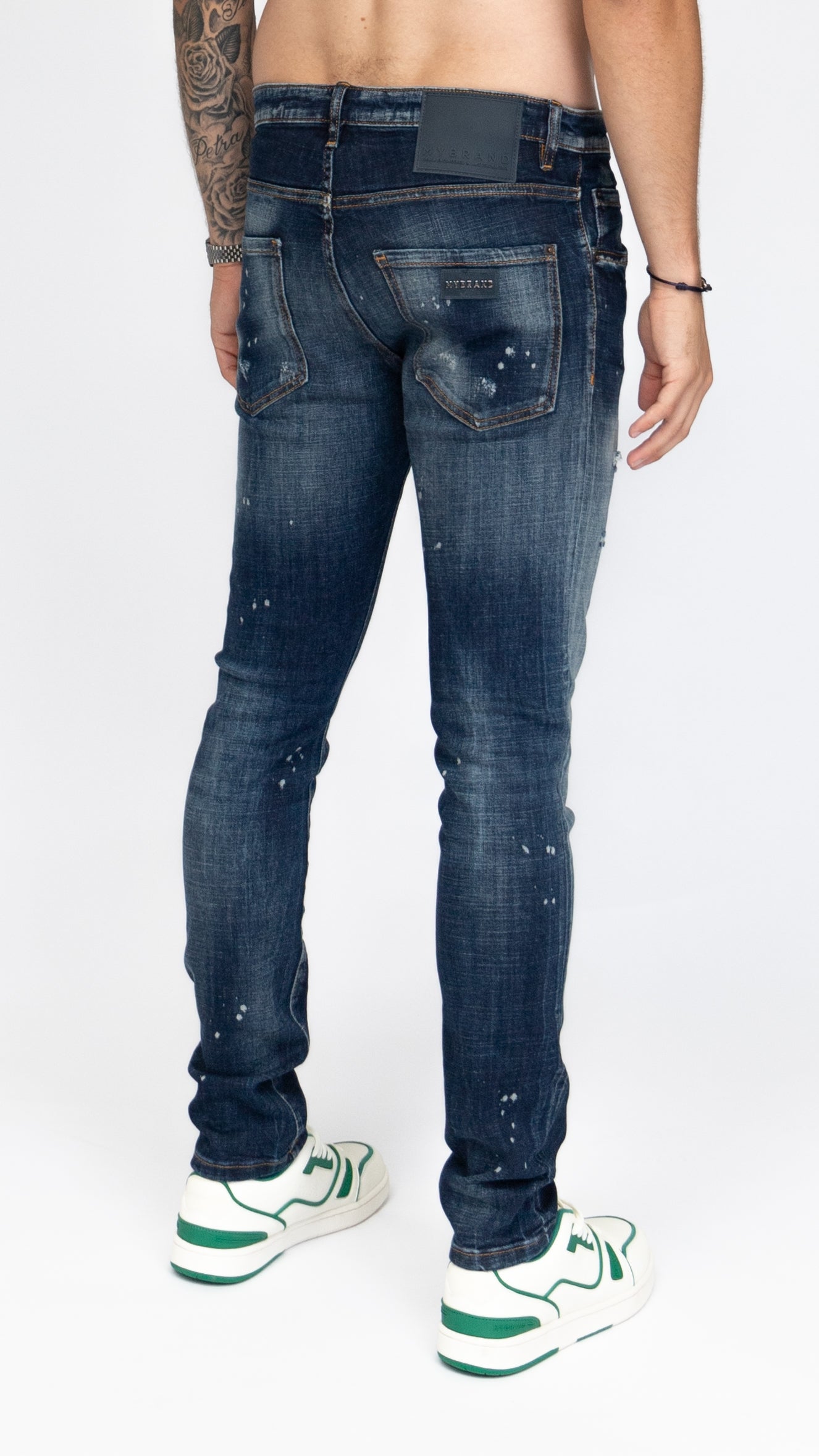 Vintage Indigo Torn Jeans | DENIM