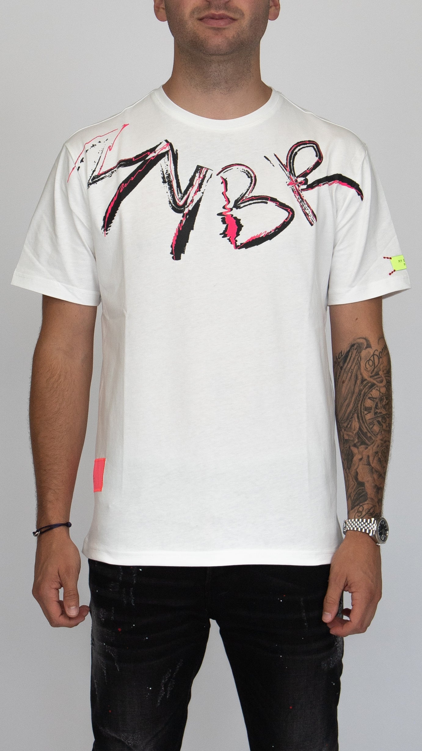 MYBRAND Signature Scribble Tee | OFF-WHITE