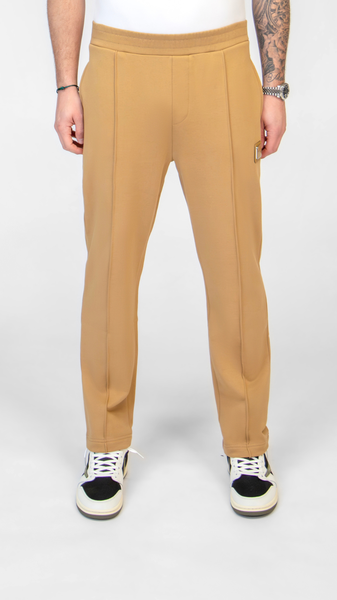 MB ESSENTIALS PANTS | BROWN