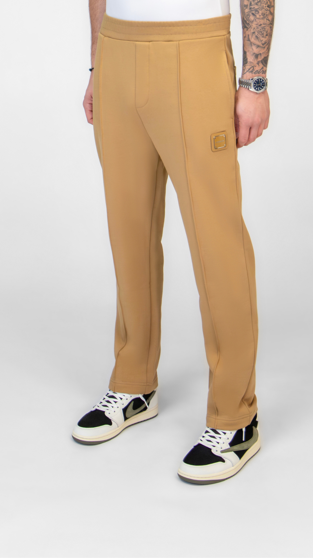 MB ESSENTIALS PANTS | BROWN