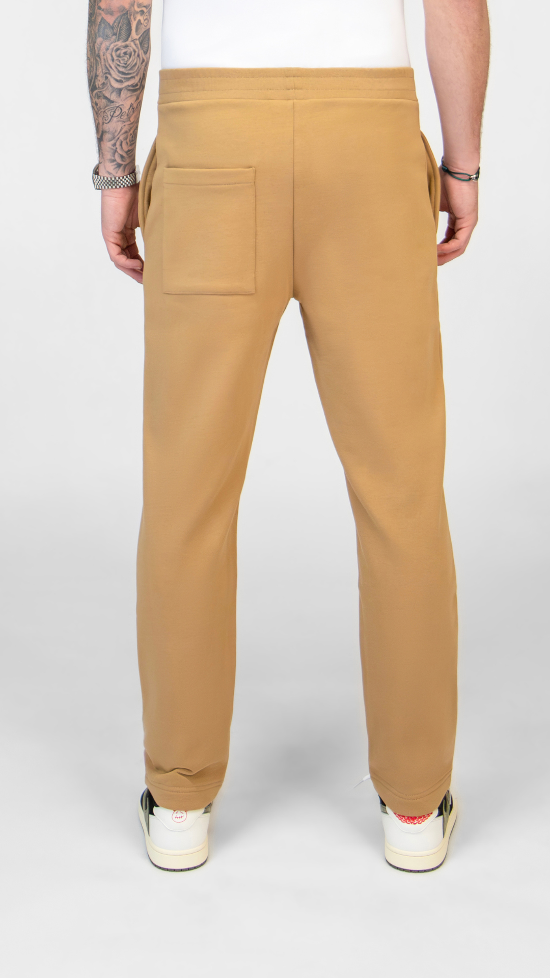 MB ESSENTIALS PANTS | BROWN